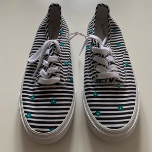 Super Cute Tennis Shoe